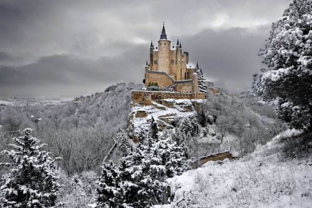 Castle in The Snow1